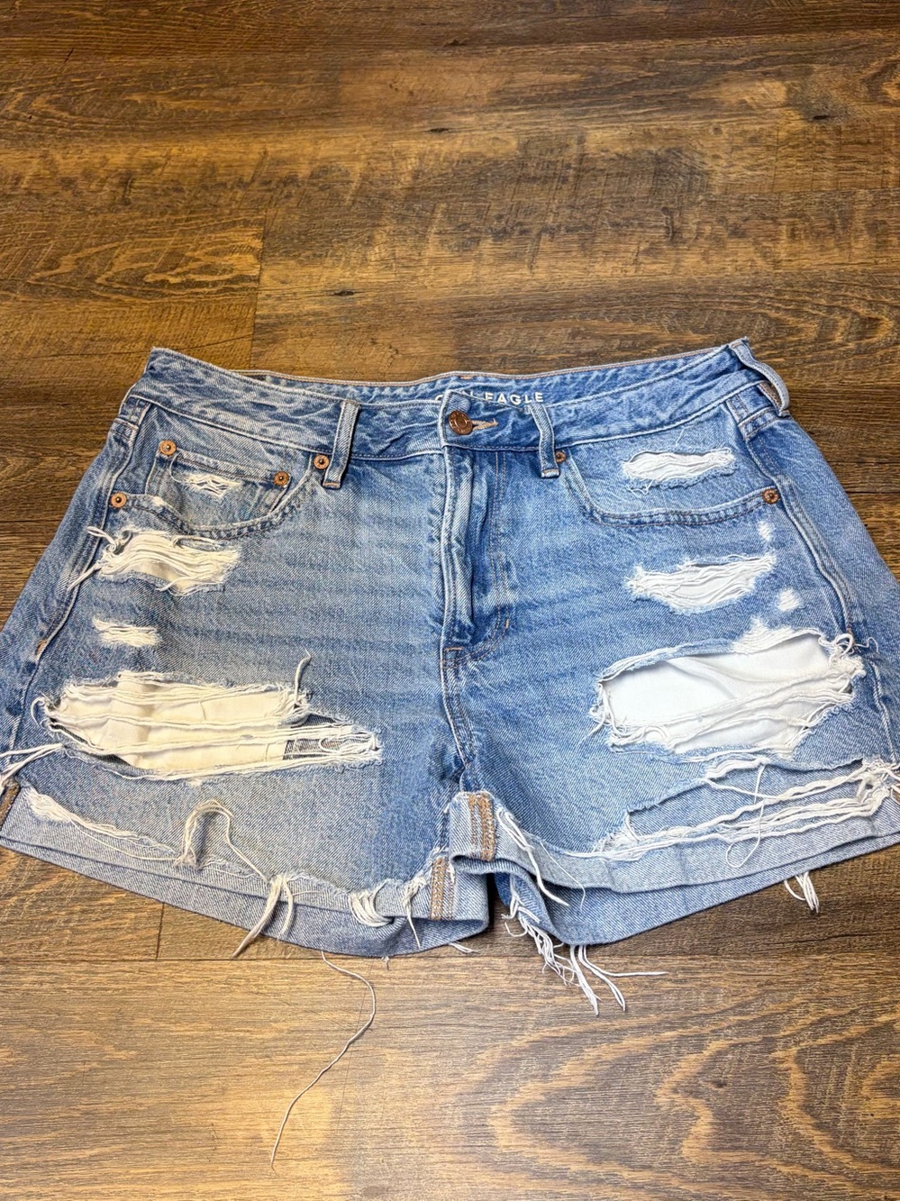 American Eagle Tomgirl Denim Jean Short Blue Womens 6 Distressed Ripped Festival